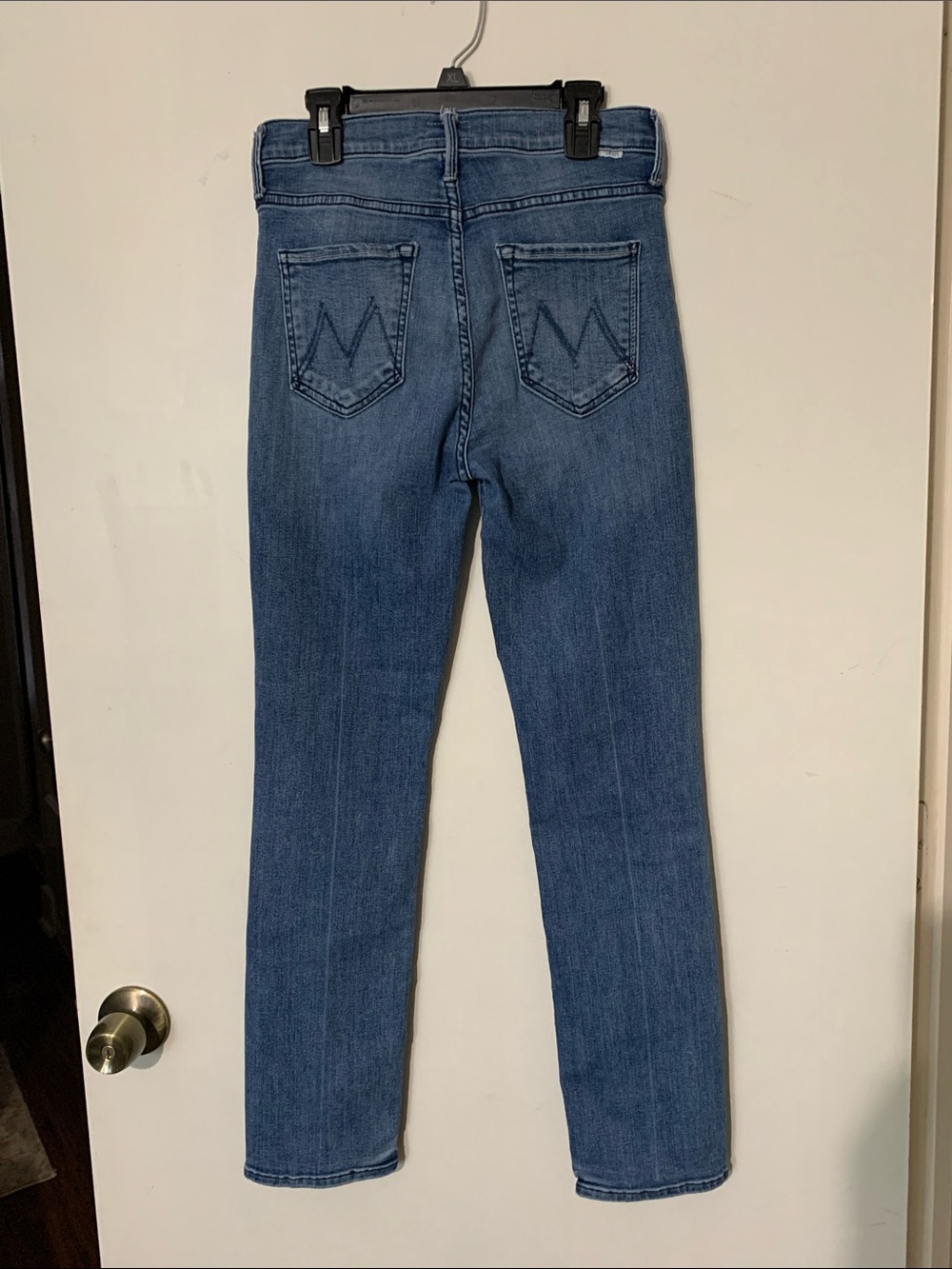 MOTHER Skinny Jeans in Medium Blue Wash - Picture 6 of 8